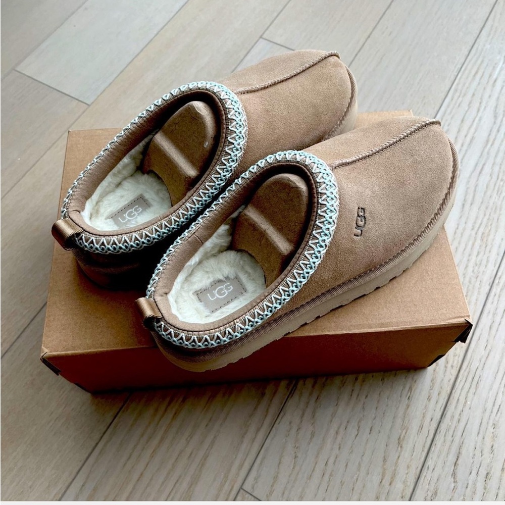 NWT UGG Tazz slippers | Womens 7.5 | Sand